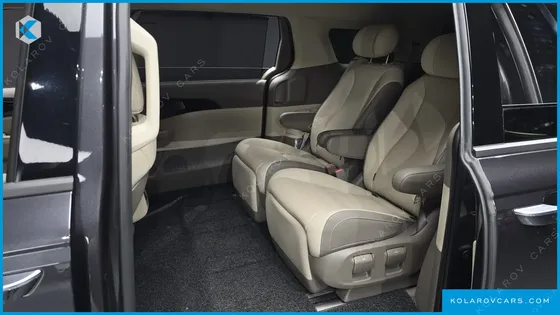 KIA CARNIVAL GASOLINE 7-SEATER SIGNATURE
