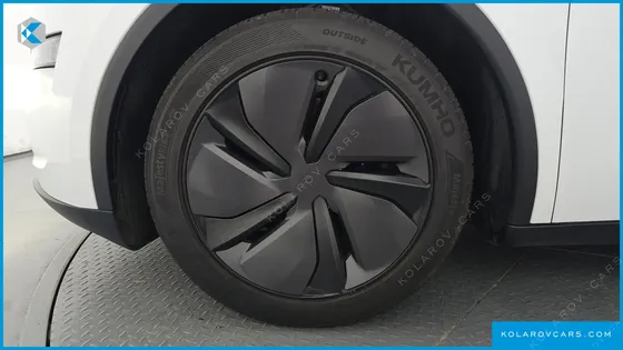 TESLA MODEL Y RWD
