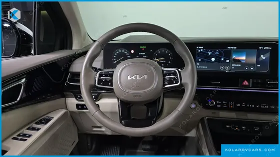 KIA CARNIVAL GASOLINE 7-SEATER HI LIMOUSINE