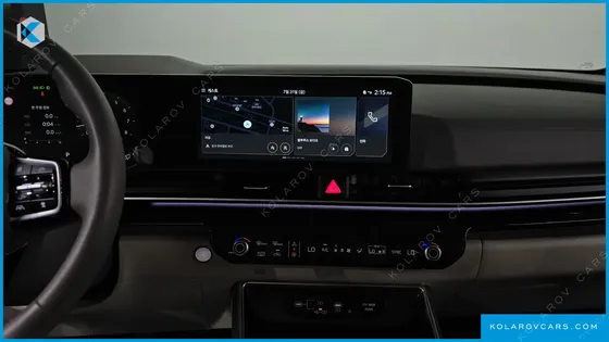 KIA CARNIVAL GASOLINE 7-SEATER HI LIMOUSINE