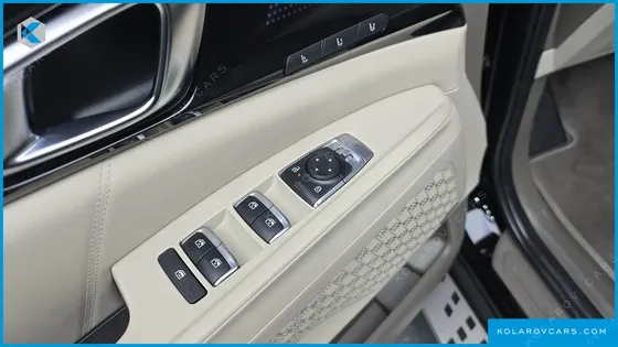 KIA CARNIVAL GASOLINE 7-SEATER HI LIMOUSINE