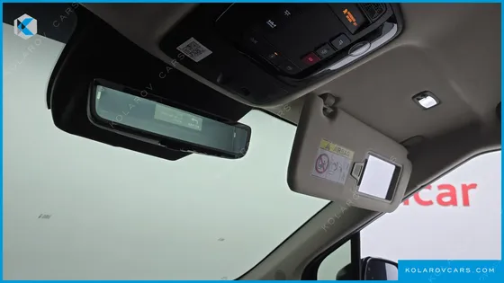 KIA CARNIVAL GASOLINE 7-SEATER HI LIMOUSINE