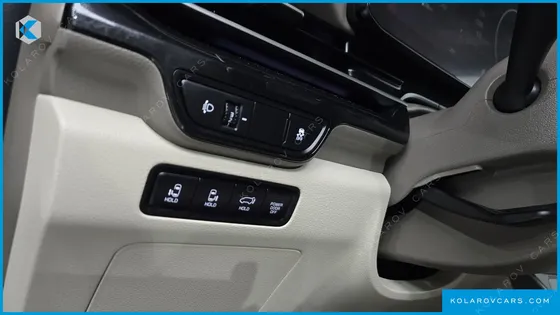 KIA CARNIVAL GASOLINE 7-SEATER HI LIMOUSINE