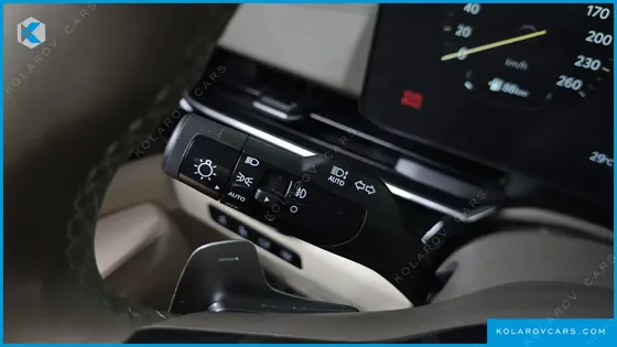 KIA CARNIVAL GASOLINE 7-SEATER HI LIMOUSINE