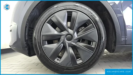 TESLA MODEL Y RWD