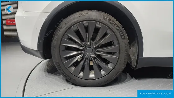 TESLA MODEL Y LONG RANGE AWD