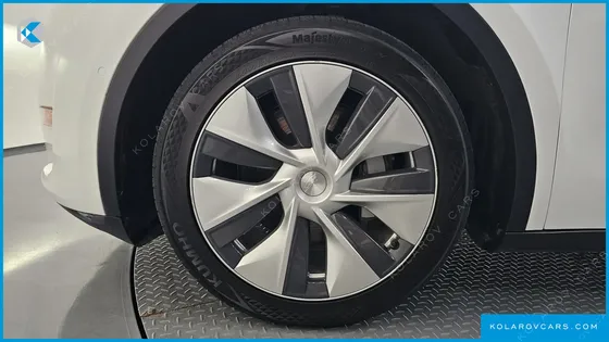 TESLA MODEL Y LONG RANGE AWD