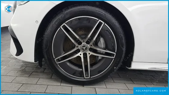 MERCEDES E-CLASS E300 4MATIC AMG LINE