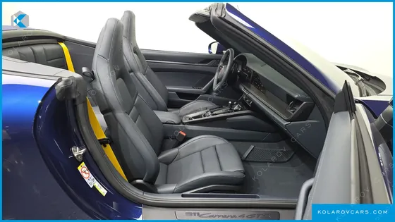 PORSCHE 911 CARRERA 4 GTS CABRIOLET
