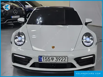 PORSCHE 911 CARRERA 4 GTS