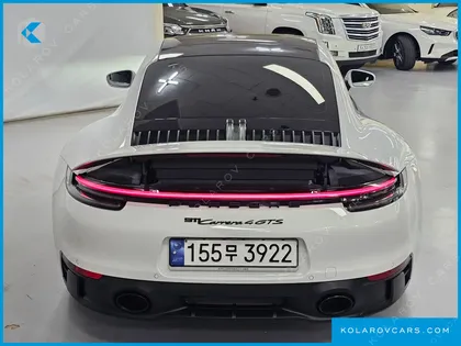 PORSCHE 911 CARRERA 4 GTS