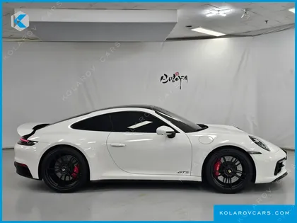 PORSCHE 911 CARRERA 4 GTS