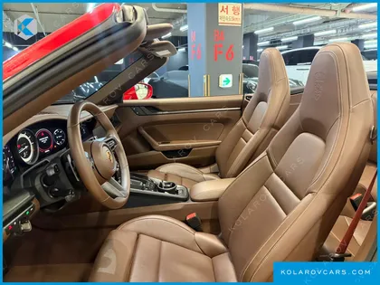 PORSCHE 911 CARRERA 4 GTS CABRIOLET