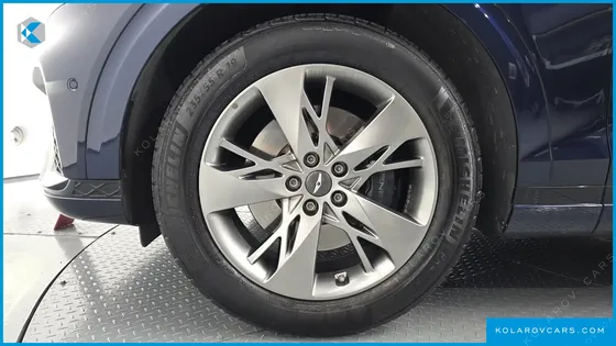 GENESIS GV70 2.5T GASOLINE 2WD