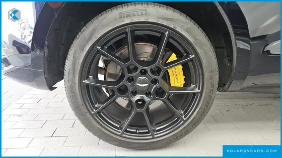 ASTON MARTIN DBX 4.0 V8