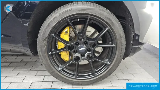 ASTON MARTIN DBX 4.0 V8