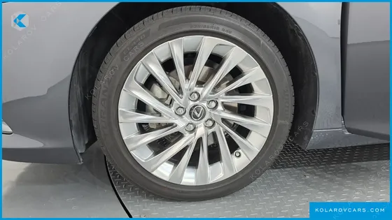 LEXUS ES EXECUTIVE