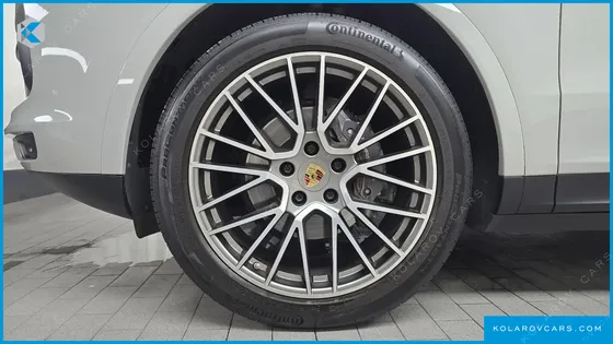 PORSCHE CAYENNE 3.0 PLATINUM EDITION