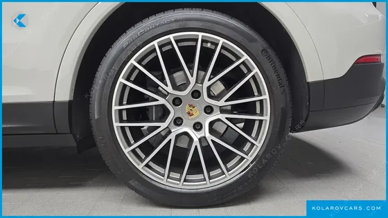 PORSCHE CAYENNE 3.0 PLATINUM EDITION