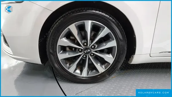 KIA K7 3.0 LPI LUXURY (RENTAL CAR)
