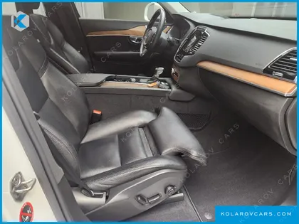 VOLVO XC90 D5 MOMENTUM