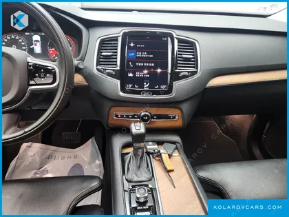 VOLVO XC90 D5 MOMENTUM