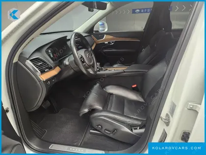 VOLVO XC90 D5 MOMENTUM