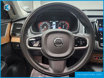 VOLVO XC90 D5 MOMENTUM