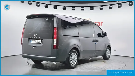 HYUNDAI STARIA TOURER 9-SEATER