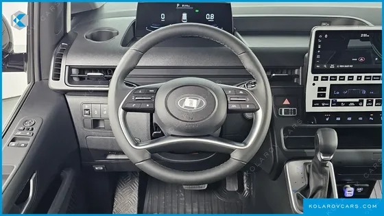 HYUNDAI STARIA TOURER 9-SEATER