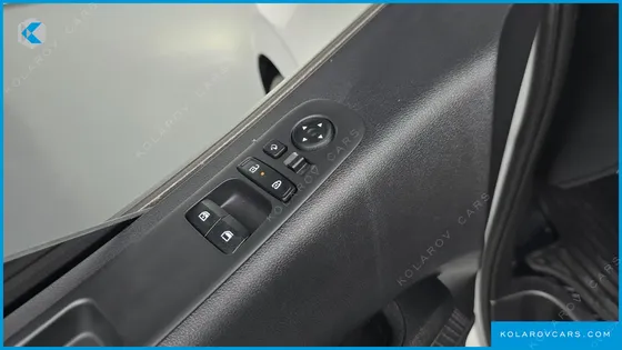 HYUNDAI STARIA HEV 1.6 CARGO 5-SEATER