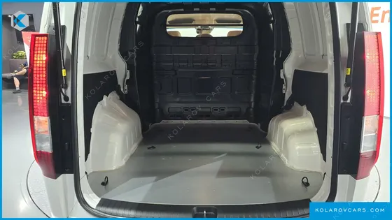 HYUNDAI STARIA HEV 1.6 CARGO 5-SEATER