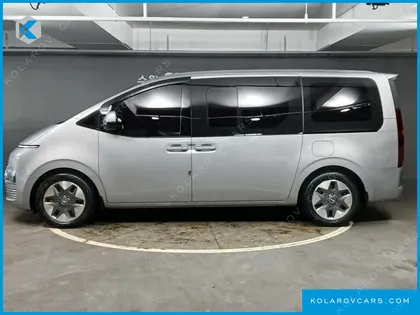 HYUNDAI STARIA 4WD TOURER 11-SEATER