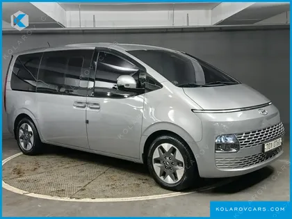 HYUNDAI STARIA 4WD TOURER 11-SEATER