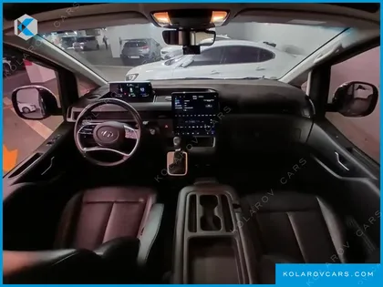 HYUNDAI STARIA 4WD TOURER 11-SEATER