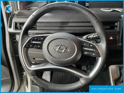 HYUNDAI STARIA 4WD TOURER 11-SEATER