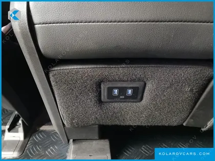 HYUNDAI STARIA 4WD TOURER 11-SEATER