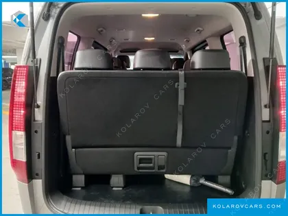 HYUNDAI STARIA 4WD TOURER 11-SEATER