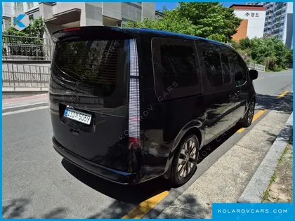 HYUNDAI STARIA 4WD LOUNGE 9-SEATER