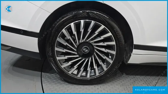 HYUNDAI GRANDEUR 2,5 GASOLINE 2WD
