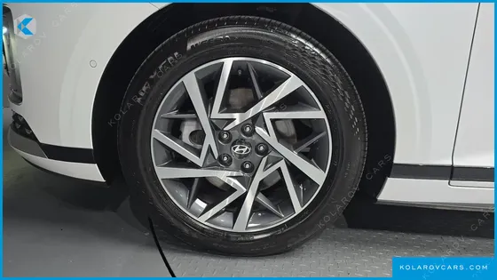 HYUNDAI GRANDEUR 2,5 GASOLINE 2WD