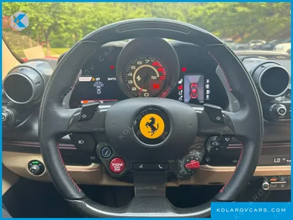 FERRARI F8 3.9 V8
