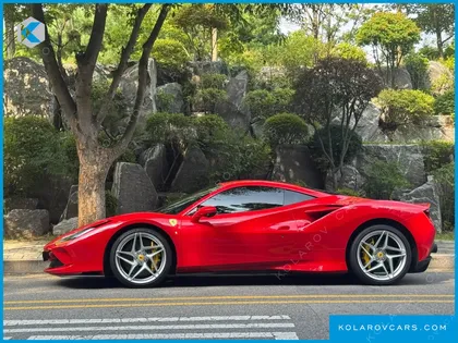 FERRARI F8 3.9 V8
