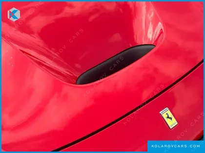 FERRARI F8 3.9 V8