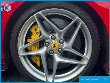 FERRARI F8 3.9 V8