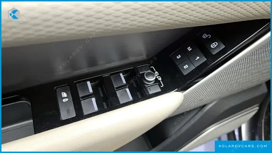 LAND ROVER RANGE ROVER VELAR 3.0 D300 R-DYNAMIC SE