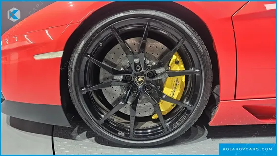 LAMBORGHINI AVENTADOR LP700-4 ROADSTER PIRELLI EDITION