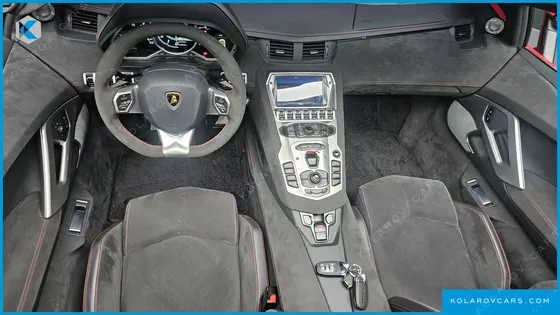 LAMBORGHINI AVENTADOR LP700-4 ROADSTER PIRELLI EDITION