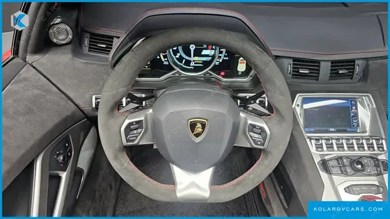LAMBORGHINI AVENTADOR LP700-4 ROADSTER PIRELLI EDITION