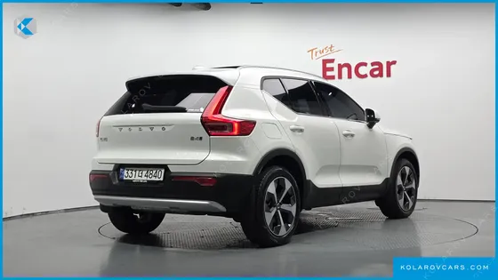 VOLVO XC40 B4 ULTIMATE BRIGHT